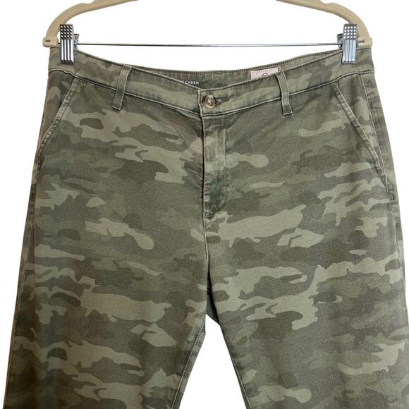 Adriano Goldschmied The Caden Womens Pants Size 31R Green Camo Cotton Lyocell - Picture 2 of 8